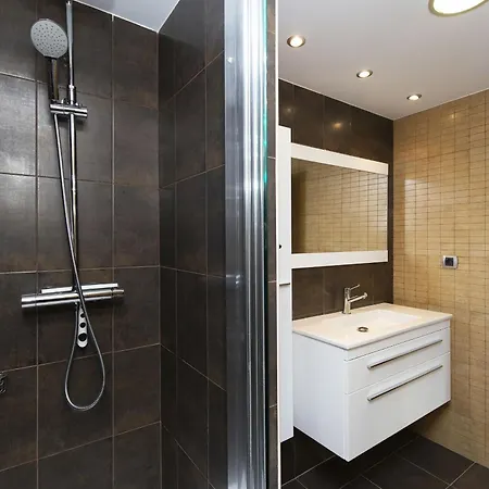 La Ventana De Saras By Bevalle